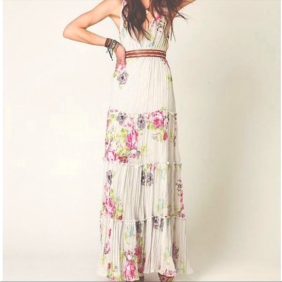 Free People Dresses & Skirts - Free People Vintage Hinted Florals Maxi Dress